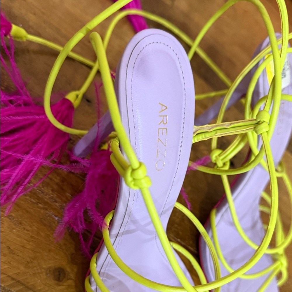 Arezzo Vibrant Feathered Women's Sandals - Picture 8 of 10